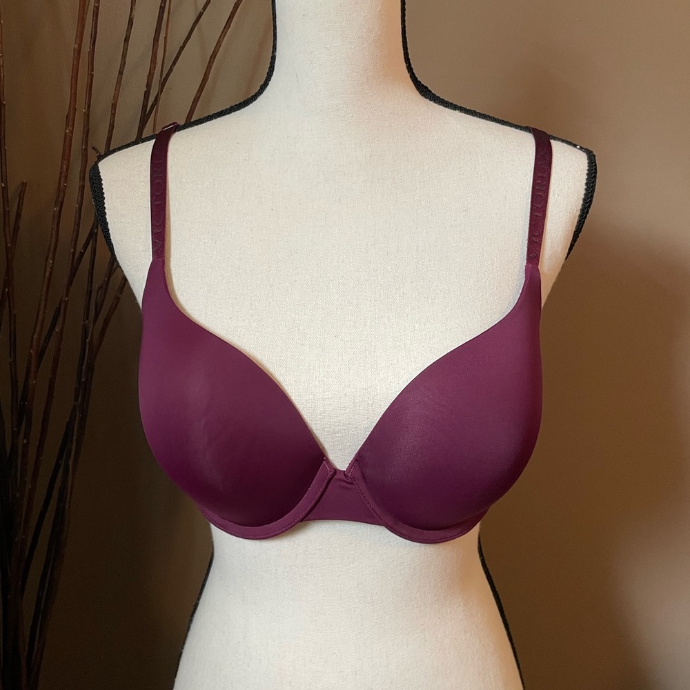 Victoria’s Secret T-Shirt Push-Up full coverage underwire bra